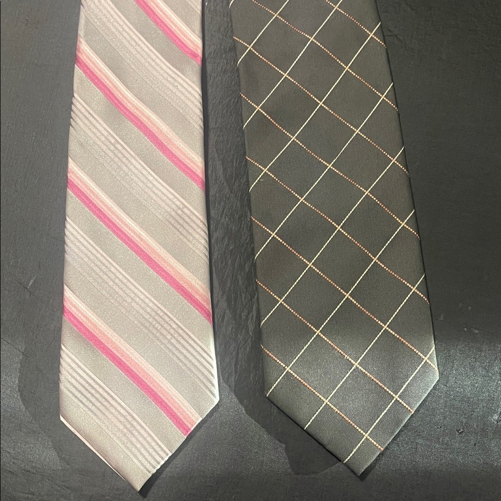 Gucci Pink and Gray Tie Bugatti Gray Tie Set
